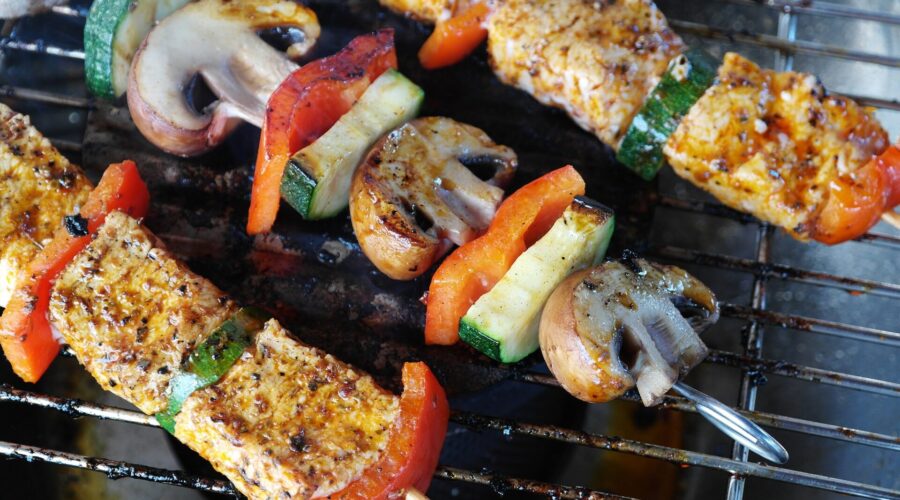 Vous cherchez le meilleur barbecue pour profiter de grillades délicieuses en été ?