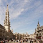 Bruxelles a beaucoup à offrir, que vous soyez un amateur d'histoire, un amoureux de l'art ou simplement un voyageur curieux.