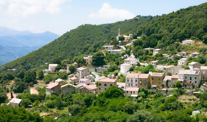 Comment préparer ses vacances en Corse ?