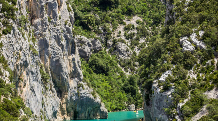 Profitez d'un panorama exceptionnel et des activités uniques avec un camping dans les gorges de l'Ardèche