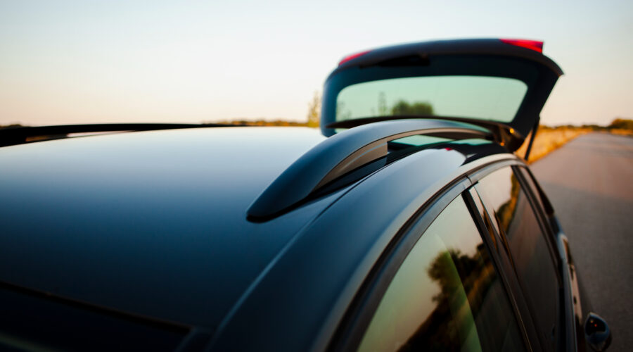 Comment monter sa tente de toit sur une camionnette ?