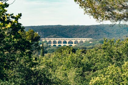 Visiter le Gard : trésors cachés entre Cévennes et Méditerranée