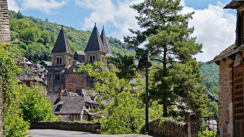 Conques dégage une atmosphère médiévale authentique