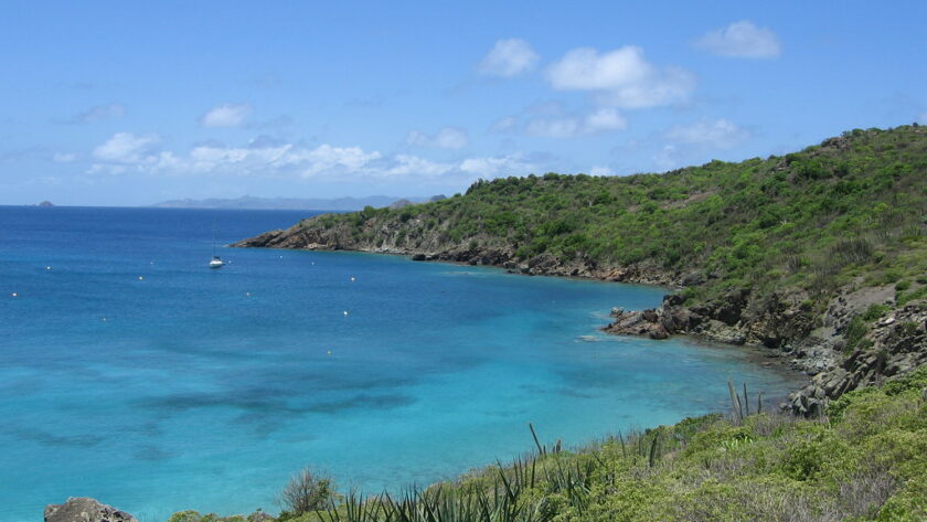 Randonnées et nature à Saint-Barth : à la découverte d’une île sauvage