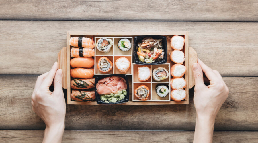 Comparaison des franchises de sushi : menu, innovation et variété au service du succès