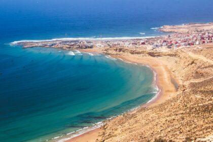Que faire autour d'Agadir ? De Taghazout à la Vallée du Paradis, explorez les trésors cachés. Guide complet pour des moments inoubliables.