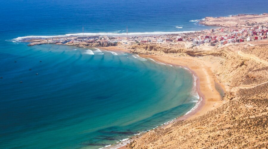 Que faire autour d'Agadir ? De Taghazout à la Vallée du Paradis, explorez les trésors cachés. Guide complet pour des moments inoubliables.