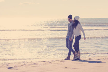 Lumière, tranquillité et prix doux : pourquoi privilégier un séjour sur la côte en mars ?