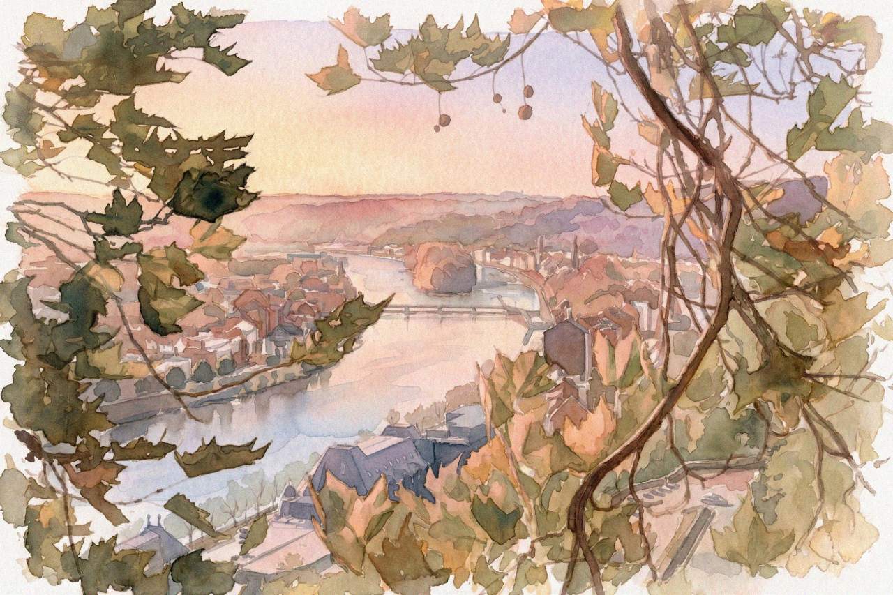 Illustration artistique en aquarelle offrant un panorama en hauteur sur la ville de Dinant et la vallée de la Meuse en Belgique au coucher du soleil, cadrée par un premier plan de branches et de feuilles d'automne.