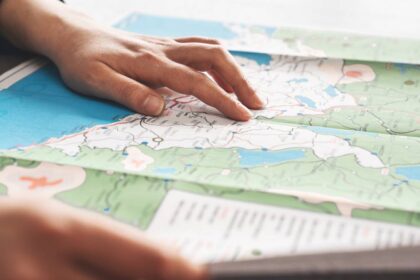 Cartes routières et atlas : trouvez votre route vers l'aventure