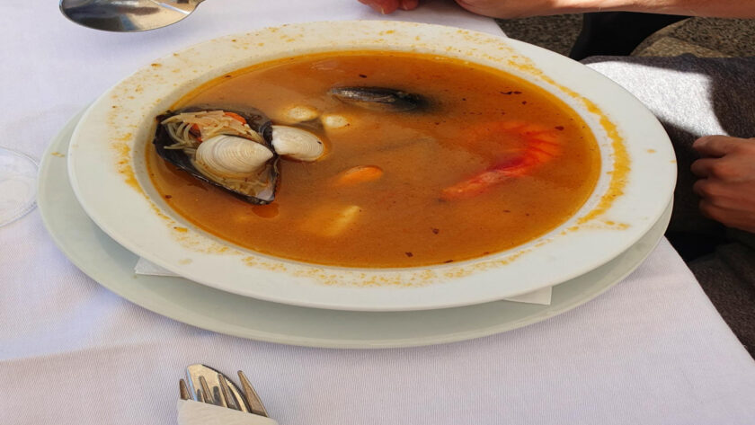 Quel restaurant du Var choisir pour une expérience gastronomique autour de la bouillabaisse ?