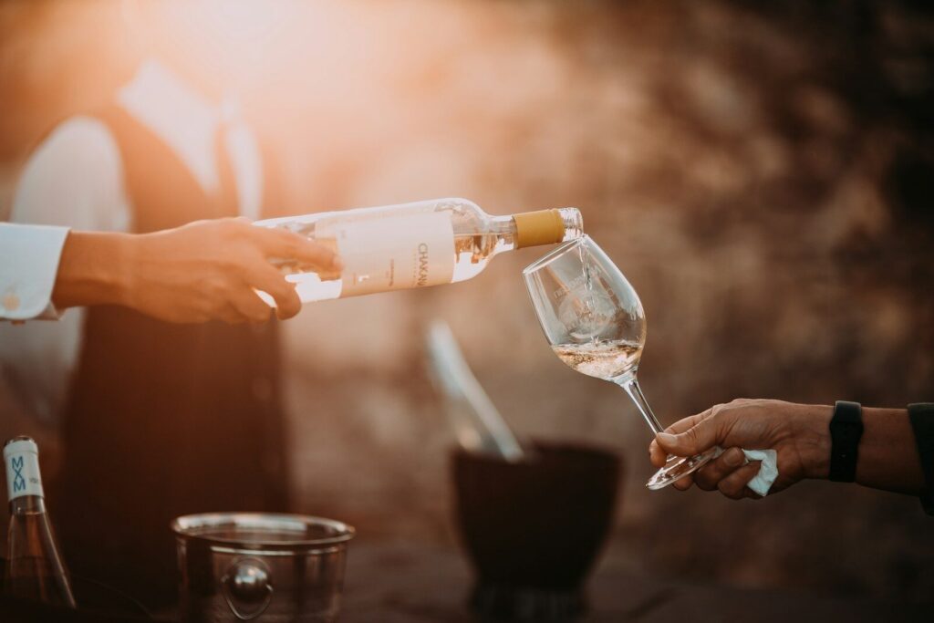 Le vin s’apprécie ainsi dans son environnement naturel et humain.