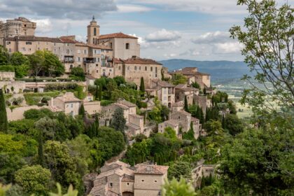 Partir moins loin, mais vivre davantage : ces escapades en France qui changent du week-end classique